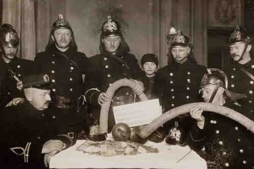 Amsterdam fire brigade fundraising for victims of a 1929 flood